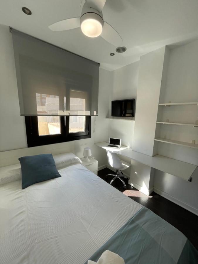 Moderno Apartamento Con Plaza De Garaje En Pleno Centro De Алмерия Екстериор снимка