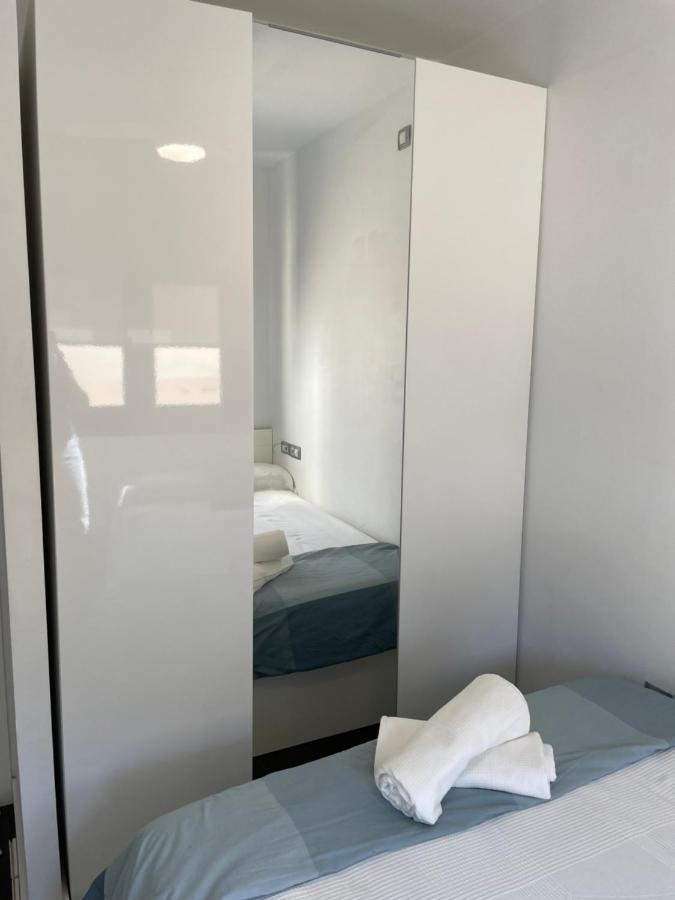 Moderno Apartamento Con Plaza De Garaje En Pleno Centro De Алмерия Екстериор снимка