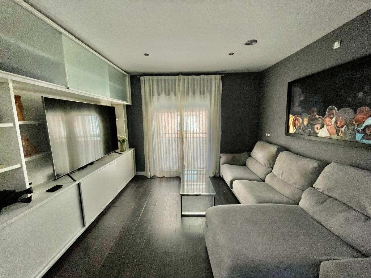 Moderno Apartamento Con Plaza De Garaje En Pleno Centro De Алмерия Екстериор снимка