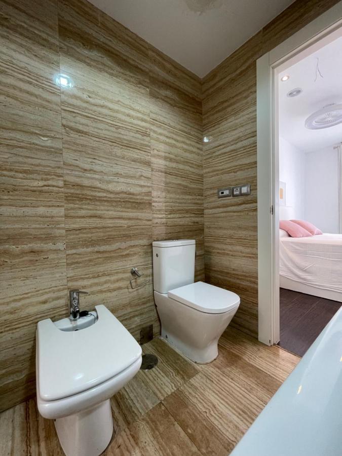 Moderno Apartamento Con Plaza De Garaje En Pleno Centro De Алмерия Екстериор снимка