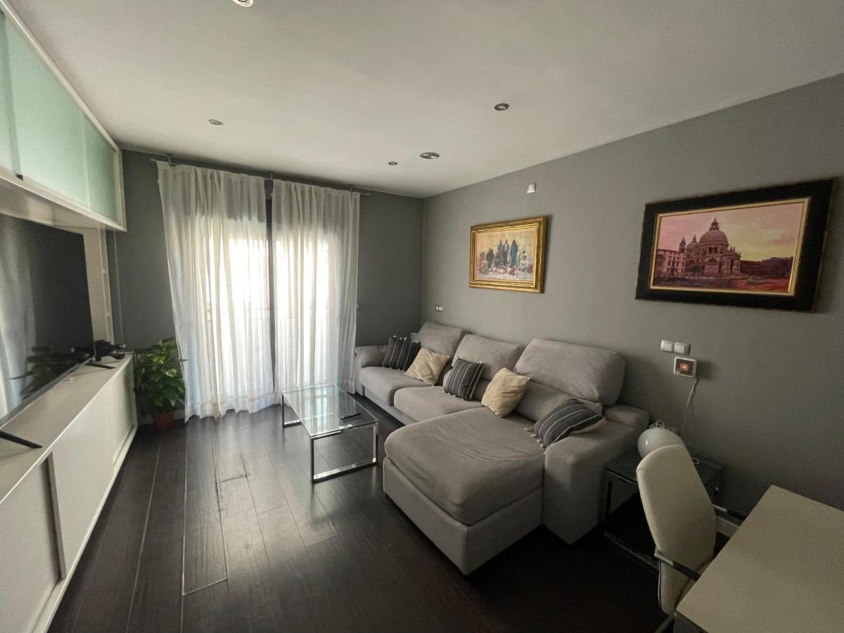 Moderno Apartamento Con Plaza De Garaje En Pleno Centro De Алмерия Екстериор снимка