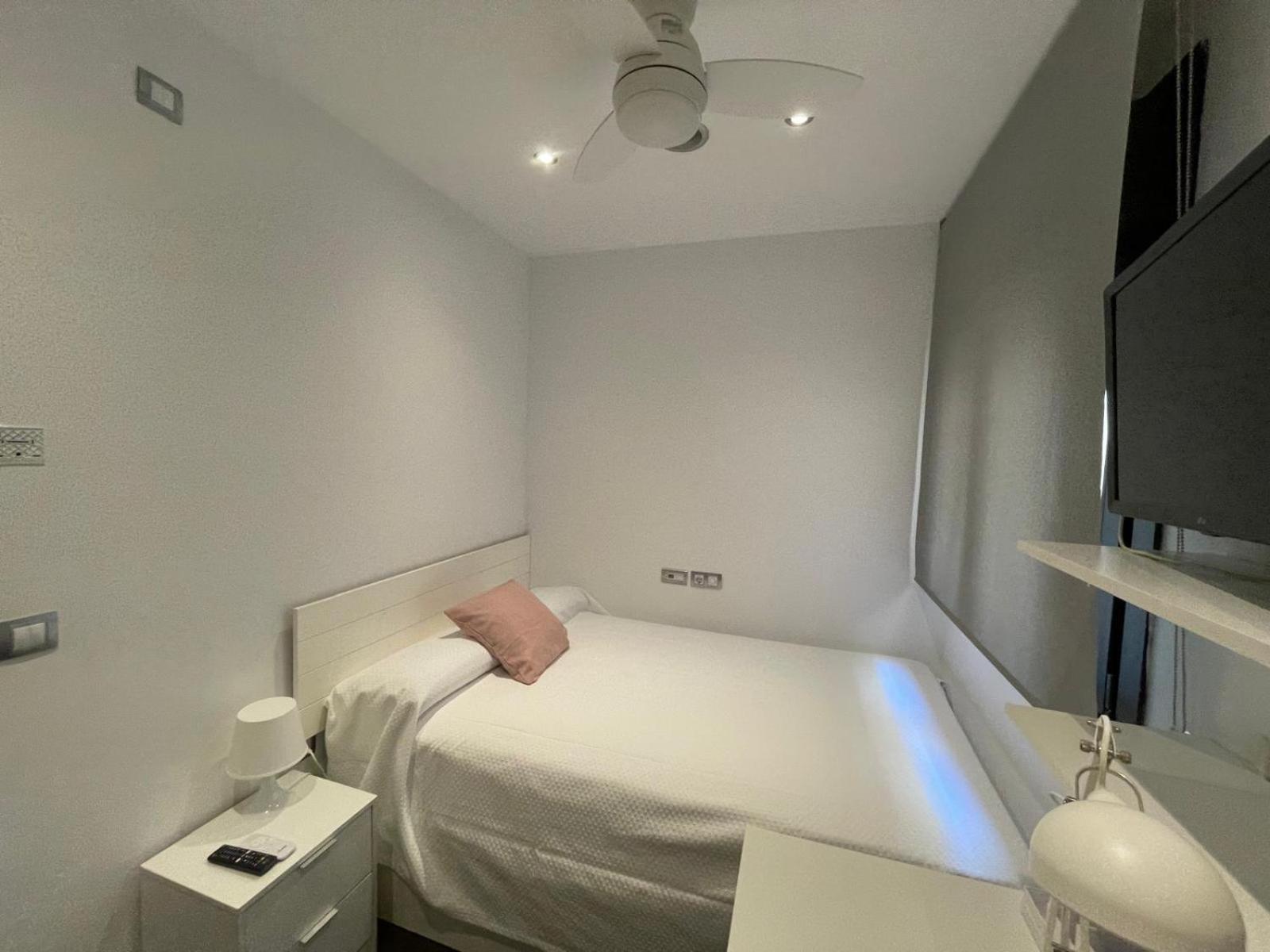 Moderno Apartamento Con Plaza De Garaje En Pleno Centro De Алмерия Екстериор снимка
